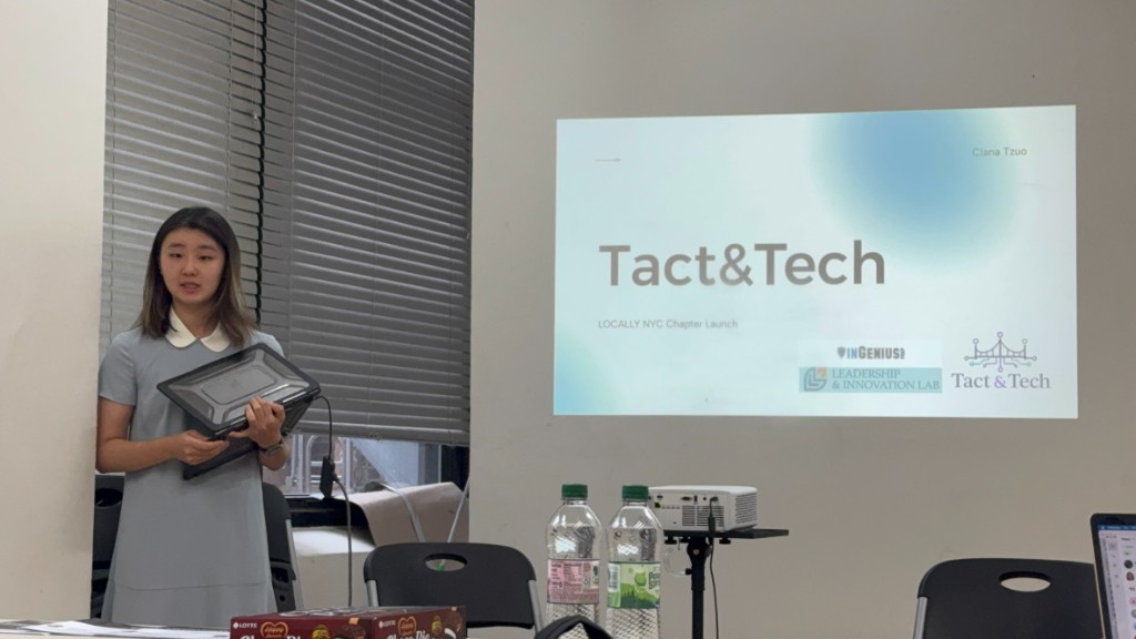 Ciana Tzuo presenting at the Can You Outsmart the Algorithm workshop in New York